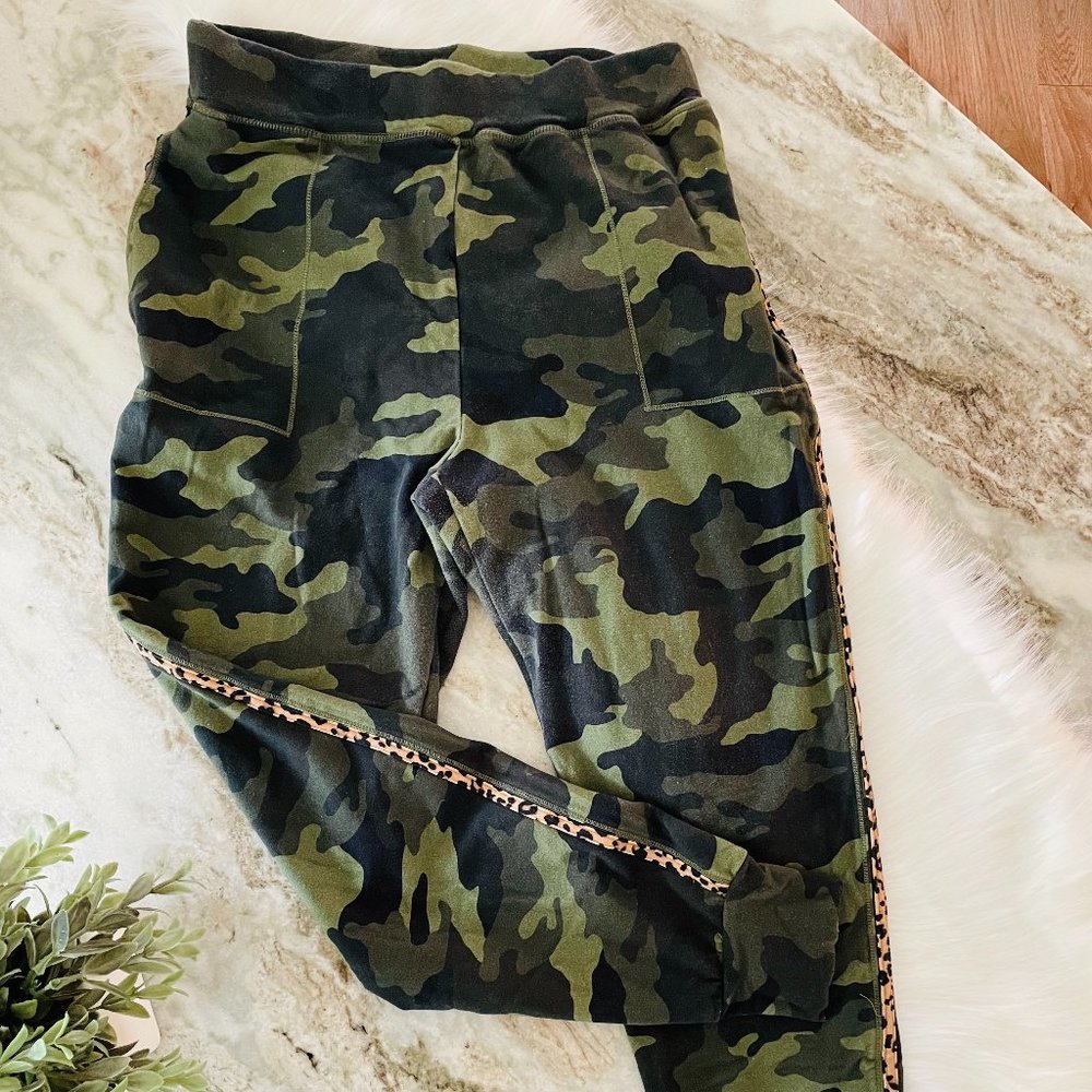 Boston Proper Camo Joggers